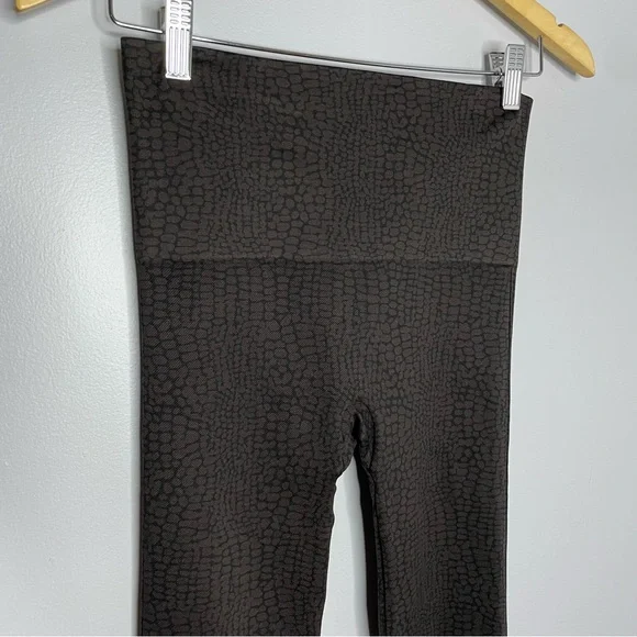 Spanx Leggings Look At Me Now Seamless Brown Black Animal Print Snake Croc - Picture 4 of 8